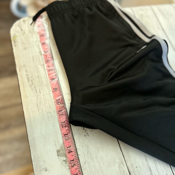 Adidas medium track pants zip ankles - Picture 13 of 13